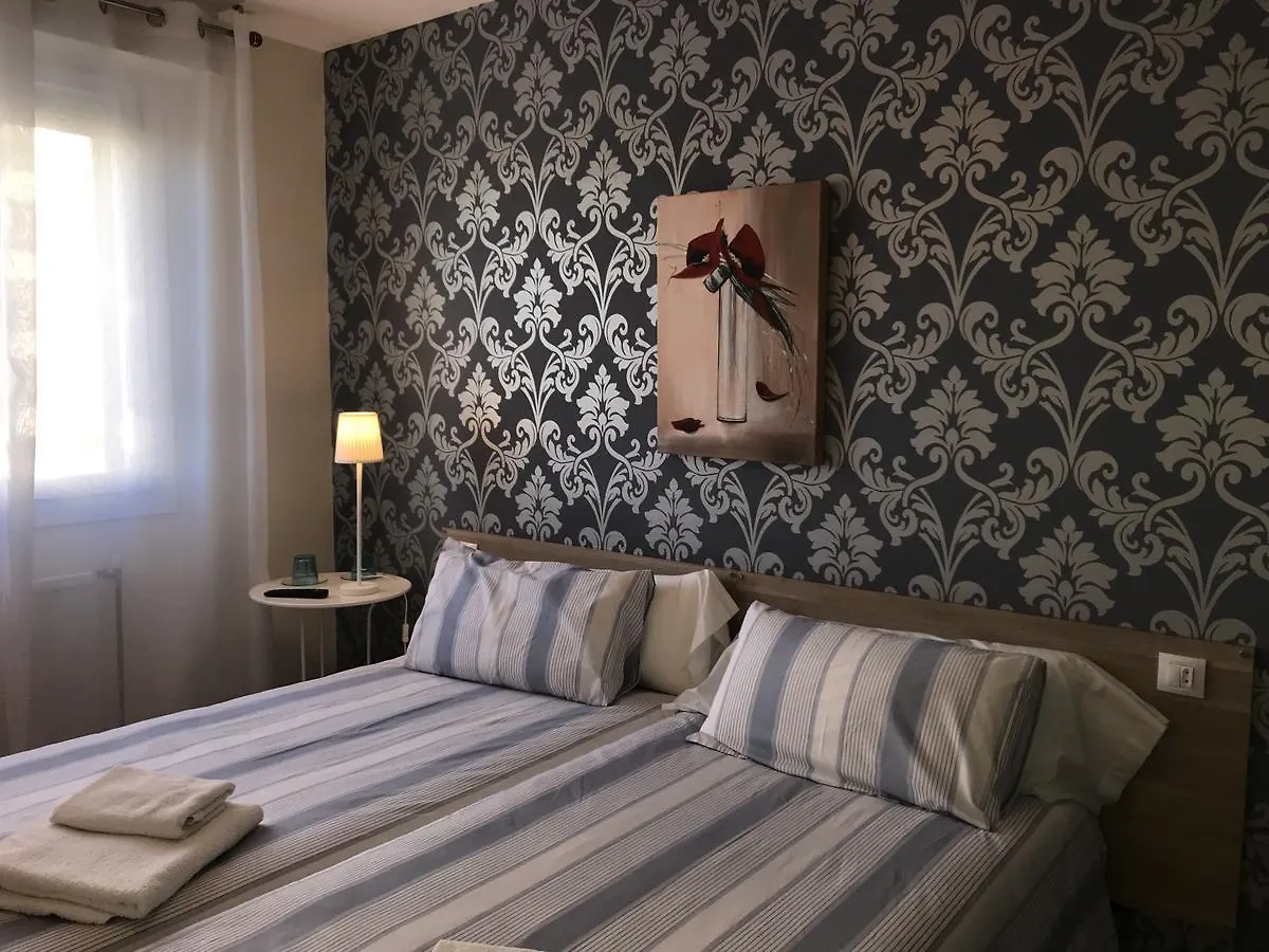 Alojamientos Olga Pamplona 5*,  İspanya